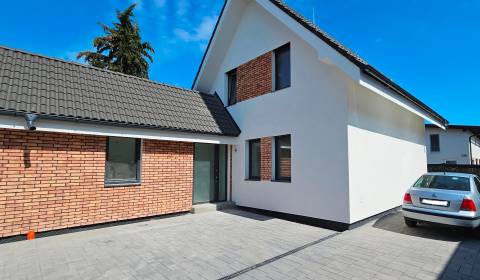 Prodej Rodinný dům, Rodinný dům, Hradská, Bratislava - Vrakuňa, Sloven