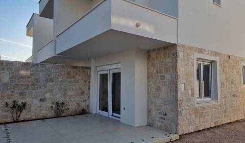 CHORVATSKO - Dvou-podlažní apartmány - MANDRE, ostrov Pag