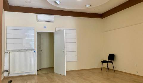 Pronájem Prostory pro obchod, Prostory pro obchod, Komárno, Slovensko