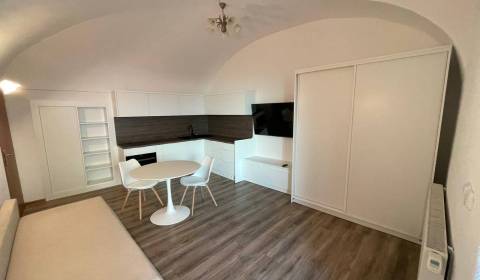 Pronájem Garsoniéra, Garsoniéra, Scherffelova, Poprad, Slovensko