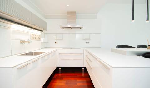 Pronájem Byt 2+1, Byt 2+1, Nábrežie arm. gen. Ľ. Svobodu, Bratislava -