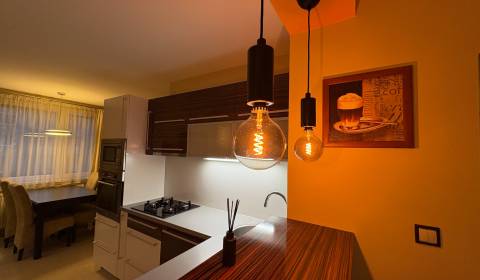 Prodej Byt 3+1, Byt 3+1, Komárno, Slovensko