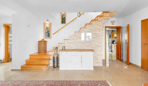 Prodej Rodinný dům, Rodinný dům, Ostravská, Bratislava - Staré Mesto, 