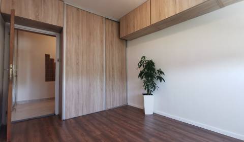 Prodej Byt 2+1, Byt 2+1, Komárno, Slovensko