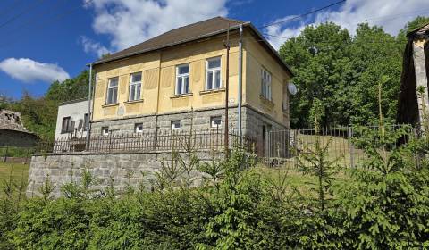 Rodinný dům v Chrťanech s velkým pozemkem a krásným výhledem