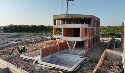 CHORVATSKO - Apartmány v tiché části (S1) - VODICE, ŠIBENIK