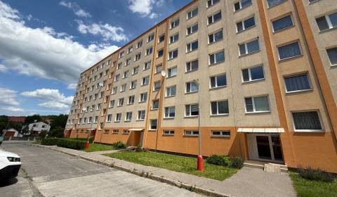 Prostorný 3+1 byt s lodžií v klidné lokalitě Pravenec