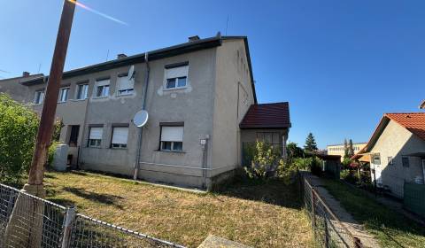 Prodej Byt 3+1, Byt 3+1, Obrancov mieru, Levice, Slovensko