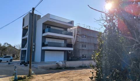 CHORVATSKO - 3 pokojové apartmány v novostavbě - VIR