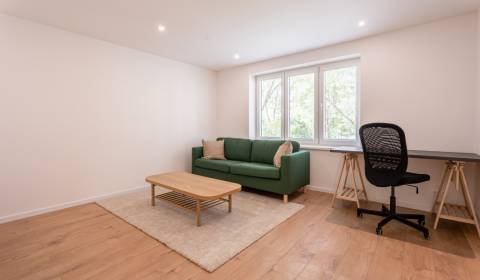 Prodej Byt 2+1, Byt 2+1, Trenčín, Slovensko