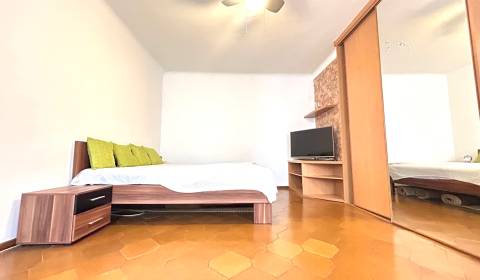 Prodej Byt 3+1, Byt 3+1, Obchodná, Bratislava - Staré Mesto, Slovensko