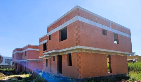 Prodej Byt 4+1, Byt 4+1, Triblavinská, Senec, Slovensko