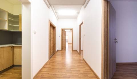 Prodej Kancelářské prostory, Kancelářské prostory, Pestovateľská, Brat