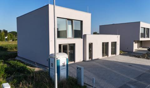 Prodej Rodinný dům, Rodinný dům, Récka, Senec, Slovensko