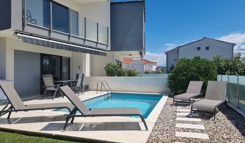 CHORVÁTSKO - DVA apartmány za jednu cenu - VODICE, ŠIBENÍK