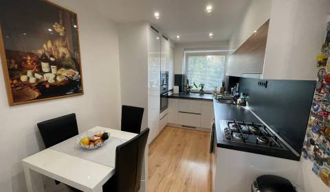 Prodej Byt 3+1, Byt 3+1, Komárno, Slovensko