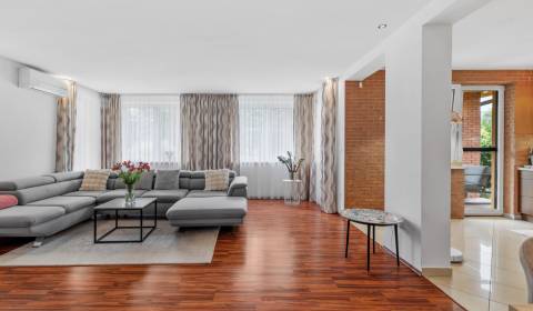 Moderní rodinný dům v klidné lokalitě Hviezdoslavova