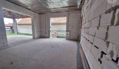 Prodej Rodinný dům, Levice, Slovensko