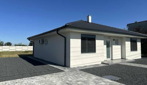 Pronájem Rodinný dům, Rodinný dům, Trávnik, Komárno, Slovensko