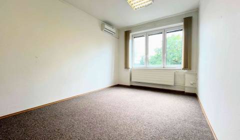 Pronájem Kancelářské prostory, Kancelářské prostory, Rybárska, Nitra, 