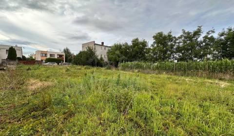 Prodej Pozemky - bydlení, Pozemky - bydlení, Nové Zámky, Slovensko