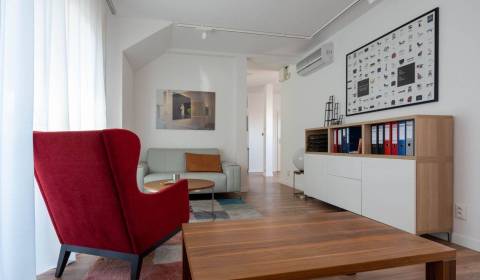 Pronájem Byt 2+1, Byt 2+1, Škultétyho, Topoľčany, Slovensko