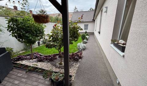 Prodej Rodinný dům, Rodinný dům, Dr. P. Adámiho, Topoľčany, Slovensko