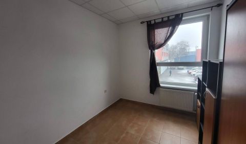 Pronájem Kancelářské prostory, Kancelářské prostory, Topoľčany, Sloven