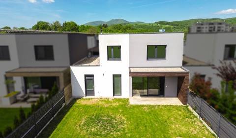 Prodej Rodinný dům, Rodinný dům, Pod privádzačom, Trenčín, Slovensko