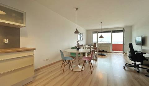 Prodej Byt 2+1, Byt 2+1, Martinčekova, Bratislava - Ružinov, Slovensko