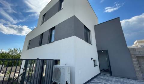 Prodej Rodinný dům, Rodinný dům, Kamenistá, Bratislava - Rača, Slovens