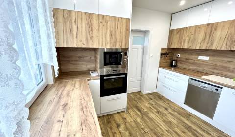 Prodej Byt 3+1, Byt 3+1, L.Novomeského, Senica, Slovensko