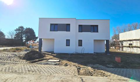 Prodej Rodinný dům, Rodinný dům, Jazerná, Senec, Slovensko