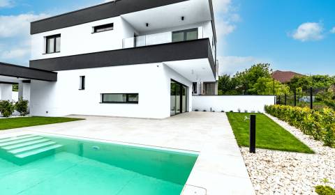 Prodej Rodinný dům, Rodinný dům, Nitra, Slovensko