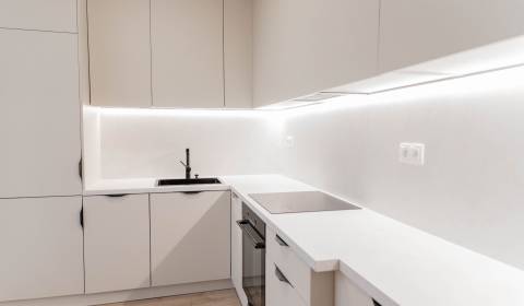 Prodej Byt 2+1, Byt 2+1, Exnárova, Bratislava - Ružinov, Slovensko