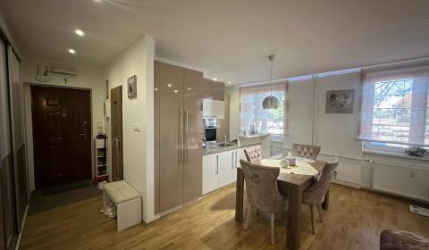 Prodej Byt 2+1, Byt 2+1, Železničná, Komárno, Slovensko