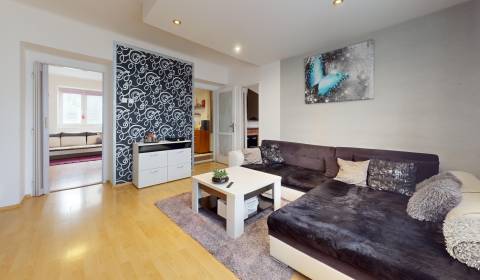 Prodej Byt 3+1, Byt 3+1, Budovateľská, Komárno, Slovensko