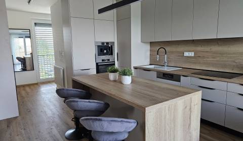 Pronájem Byt 3+1, Byt 3+1, Kollárova, Nitra, Slovensko