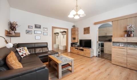 Prodej Byt 4+1, Byt 4+1, Ambroseho, Bratislava - Petržalka, Slovensko