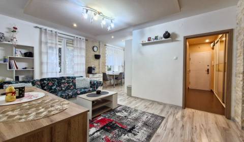 Prodej Byt 3+1, Byt 3+1, Školská, Skalica, Slovensko