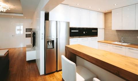 Prodej Byt 3+1, Byt 3+1, Námestie Matice Slovenskej, Žiar nad Hronom, 