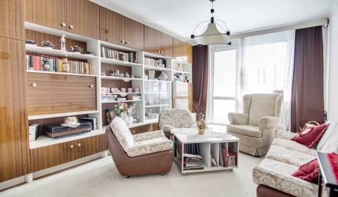 Prodej Byt 3+1, Byt 3+1, Nové Zámky, Slovensko