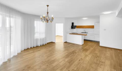 Pronájem Byt 3+1, Byt 3+1, Ružová, Senec, Slovensko