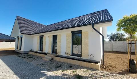 Prodej Rodinný dům, Rodinný dům, Zlaté Moravce, Slovensko