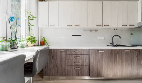 Prodej Byt 3+1, Byt 3+1, Nové Mesto nad Váhom, Slovensko