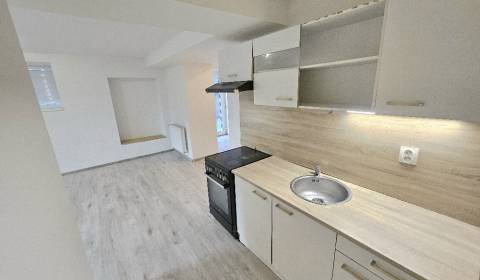 Prodej Byt 3+1, Byt 3+1, Bánovce nad Bebravou, Slovensko