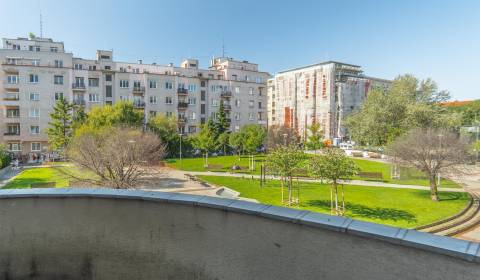 Prodej Byt 5+1 a víc, Byt 5+1 a víc, Námestie Martina Benku, Bratislav