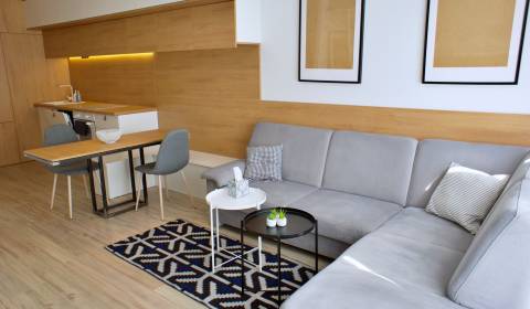 Pronájem Byt 2+1, Byt 2+1, Zuzany Chalupovej, Bratislava - Petržalka, 