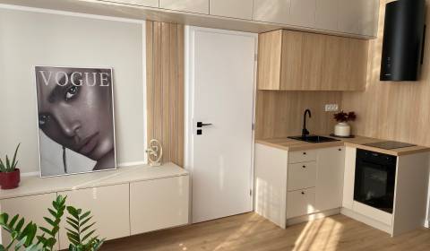 Prodej Byt 2+1, Byt 2+1, Jána Stanislava, Bratislava - Karlova Ves, Sl