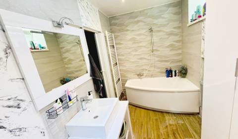 Prodej Byt 3+1, Byt 3+1, Nové Mesto nad Váhom, Slovensko